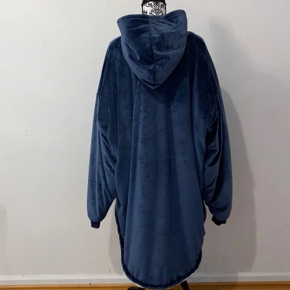 The Comfy Navy Blue Oversized Hoodie Blanket Adult Sized - Picture 7 of 13